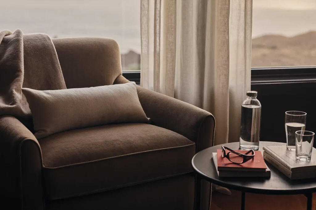 Comfortable home recovery setup prepared before plastic surgery near Dubai.